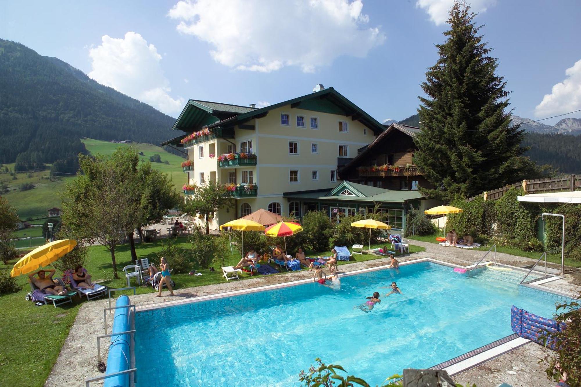 Wohlfuehlresort Und Feriengut Martinerhof Занкт-Мартін-ам-Тенненґебірґе Екстер'єр фото