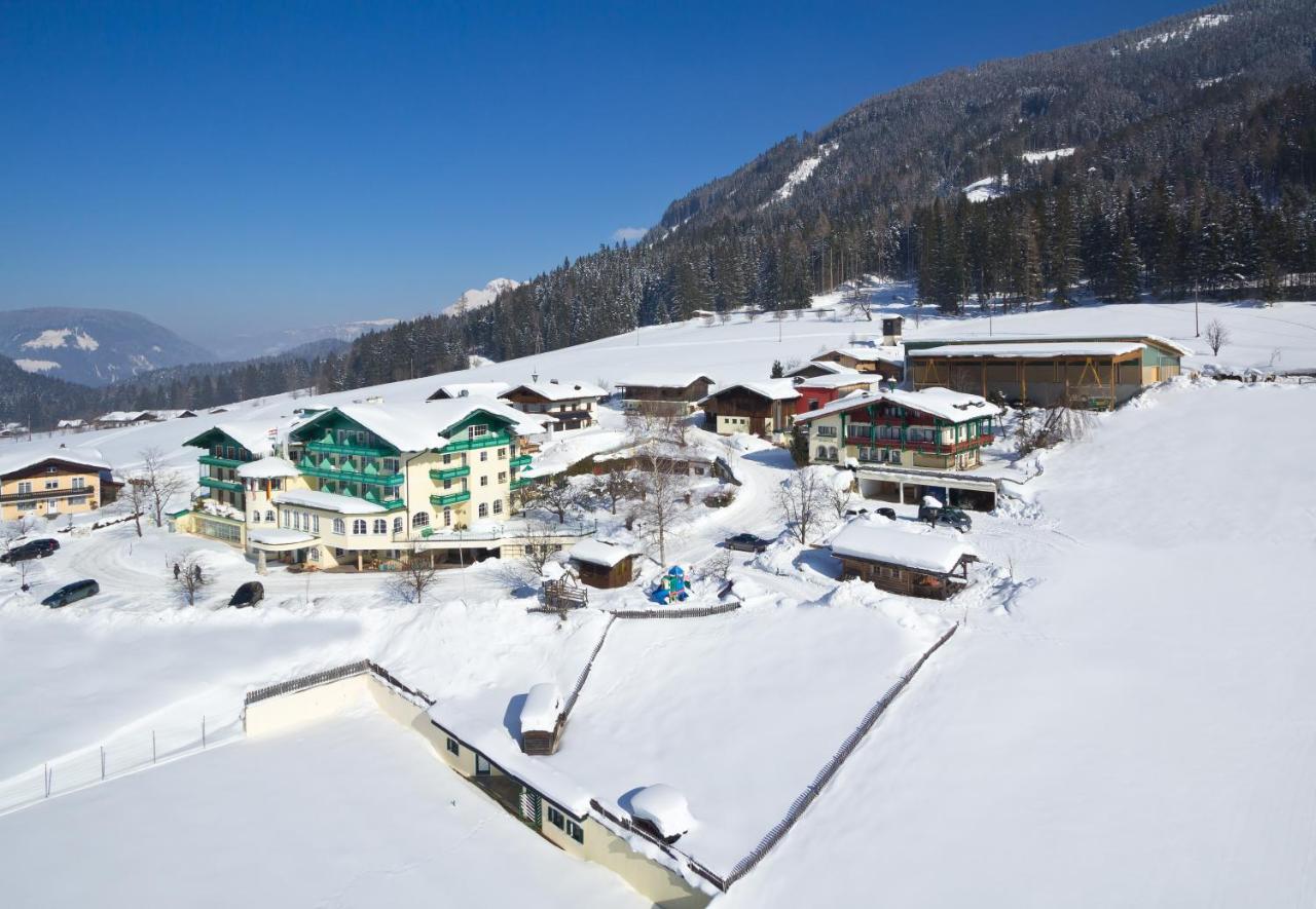 Wohlfuehlresort Und Feriengut Martinerhof Занкт-Мартін-ам-Тенненґебірґе Екстер'єр фото