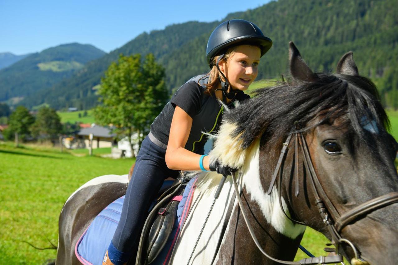 Wohlfuehlresort Und Feriengut Martinerhof Занкт-Мартін-ам-Тенненґебірґе Екстер'єр фото