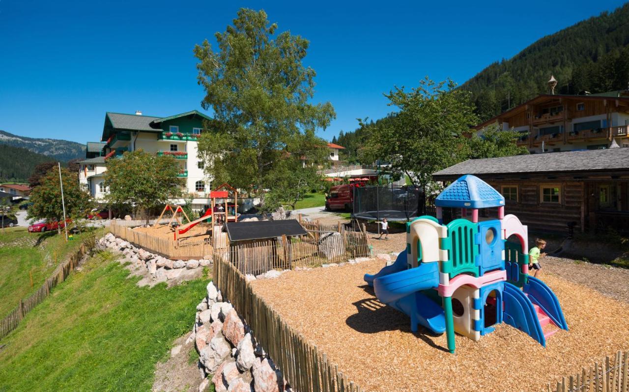 Wohlfuehlresort Und Feriengut Martinerhof Занкт-Мартін-ам-Тенненґебірґе Екстер'єр фото