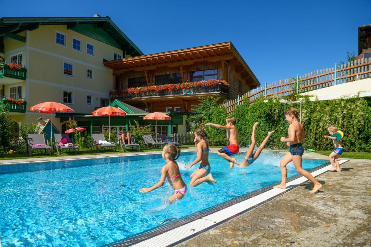 Wohlfuehlresort Und Feriengut Martinerhof Занкт-Мартін-ам-Тенненґебірґе Екстер'єр фото