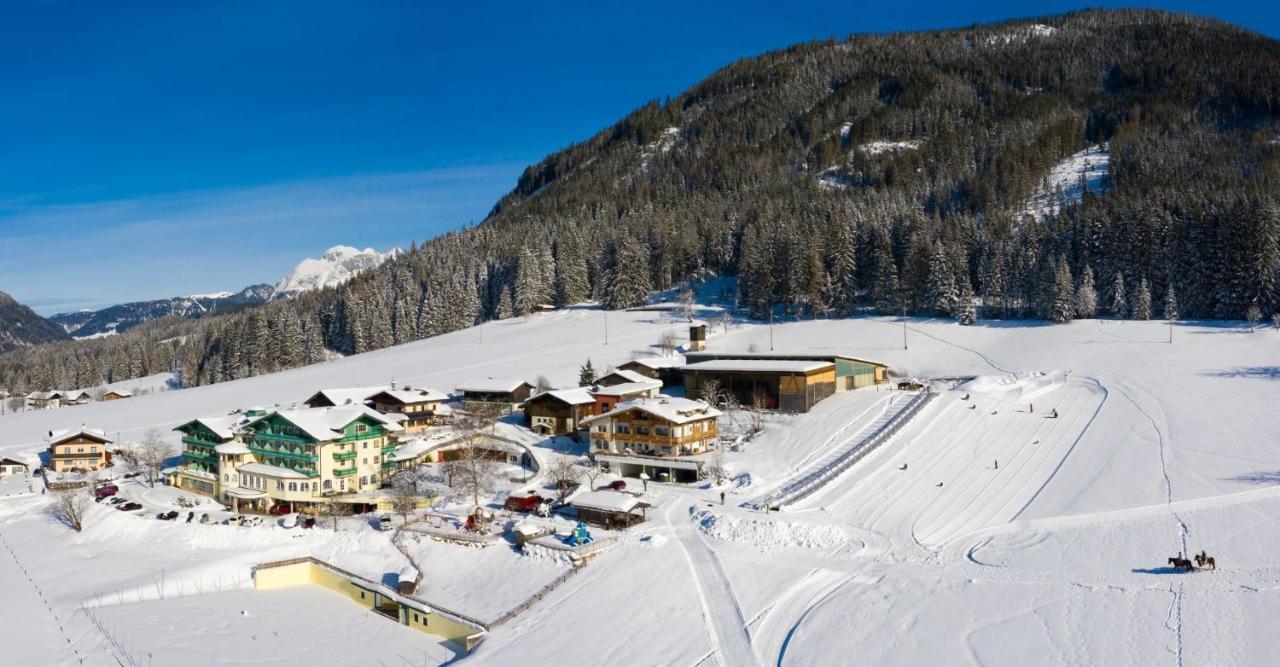 Wohlfuehlresort Und Feriengut Martinerhof Занкт-Мартін-ам-Тенненґебірґе Екстер'єр фото