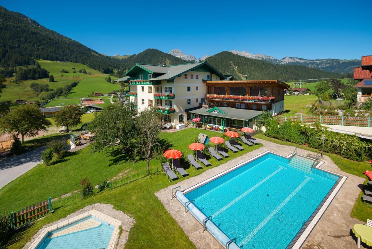 Wohlfuehlresort Und Feriengut Martinerhof Занкт-Мартін-ам-Тенненґебірґе Екстер'єр фото